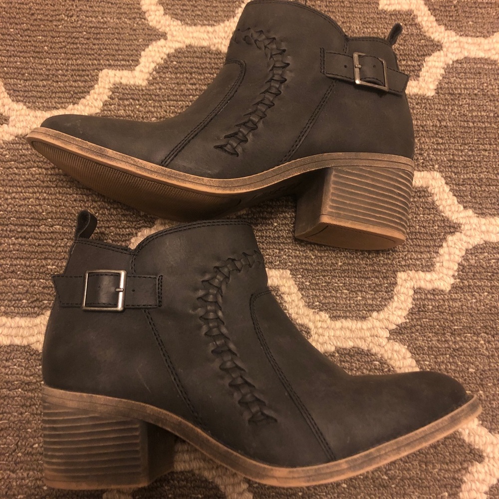 Billabong charcoal grey booties size 7